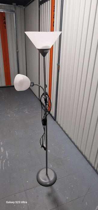 Candeeiro com dois abajoures