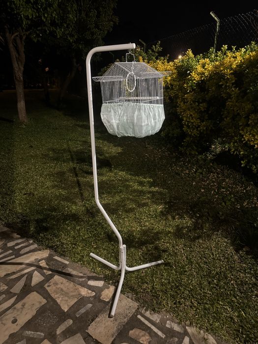 Gaiola para passaro com suporte de pé