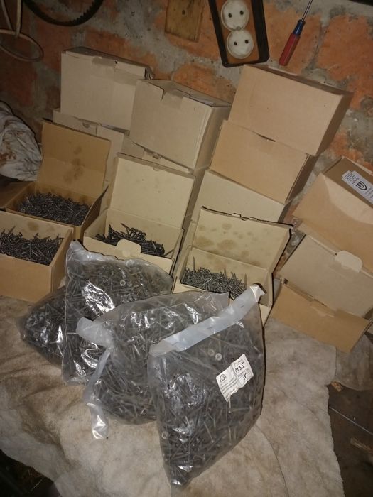 Шурупи, саморези, везальна проволка,