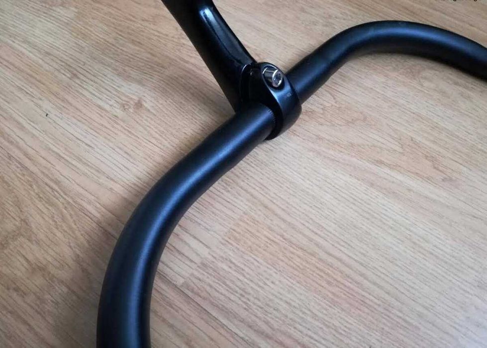 conjunto cockpit preto avanço e guiador