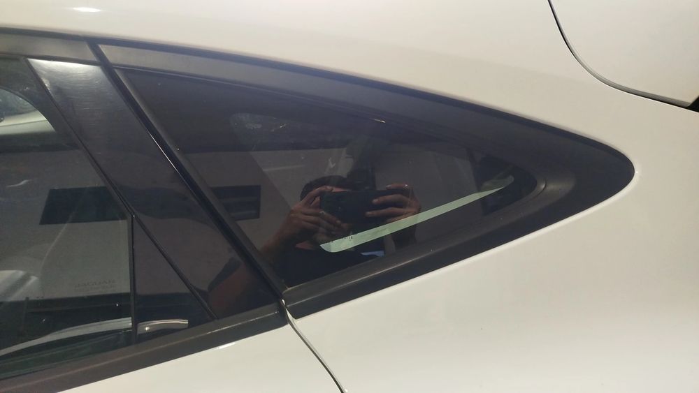 Vidro do painel trás esquerdo JAGUAR E-Pace (X540)