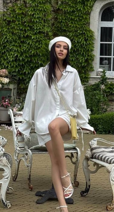 Білий лляний костюм