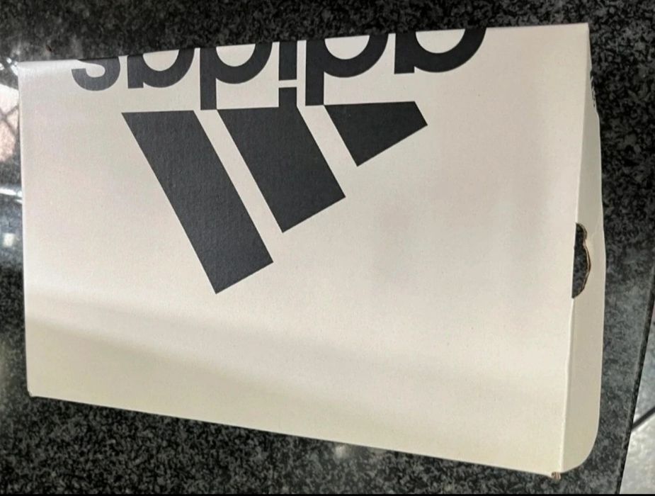 Ténis Adidas  n.40 (novo )