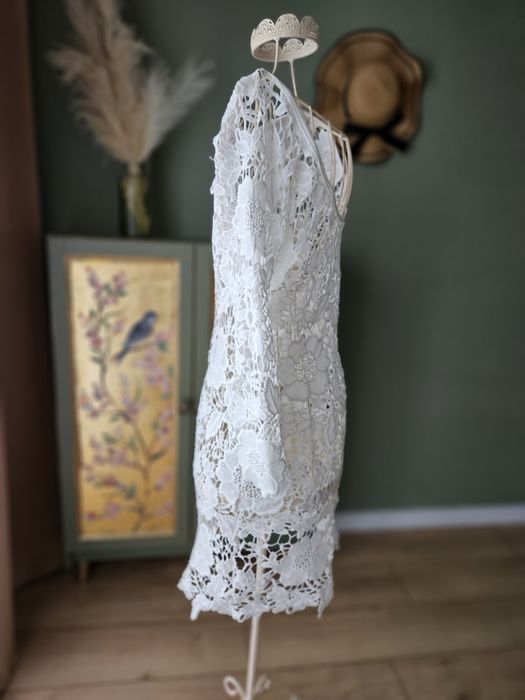 Biała koronkowa sukienka damska – letnia elegancja Made in Italy S/