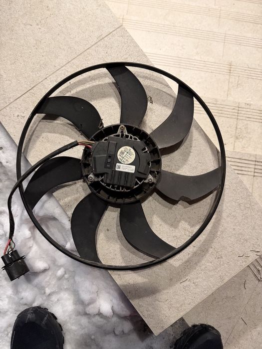Вентилятор охолодження радіатора гольф 7 2.0 tdi 2015 р
