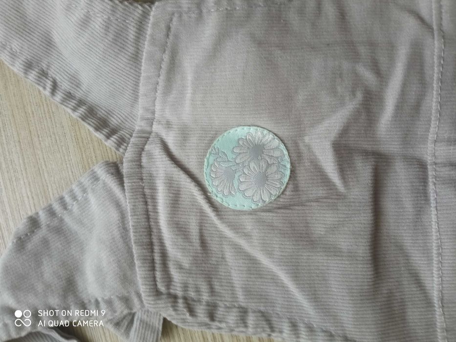 Spodnie ogrodniczki ze Smyka. Rozm. 74 cm.