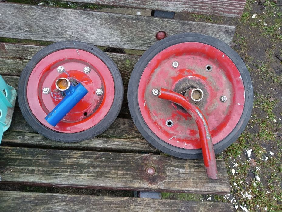 Dwa koła kółka łożyskowane