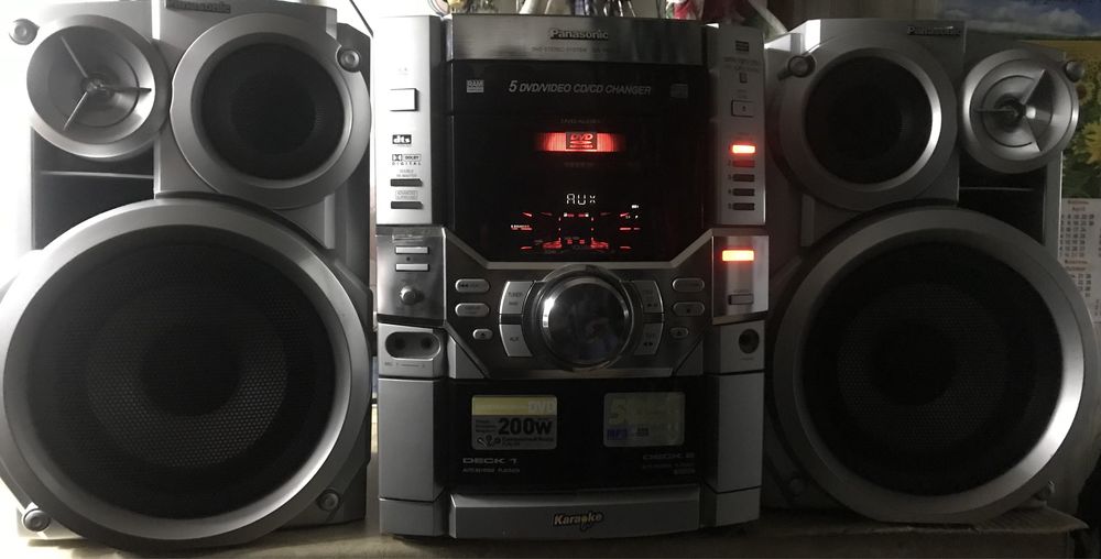 Музыкальный центр  Panasonic sa-vk61d(cd,dvd,mp3)