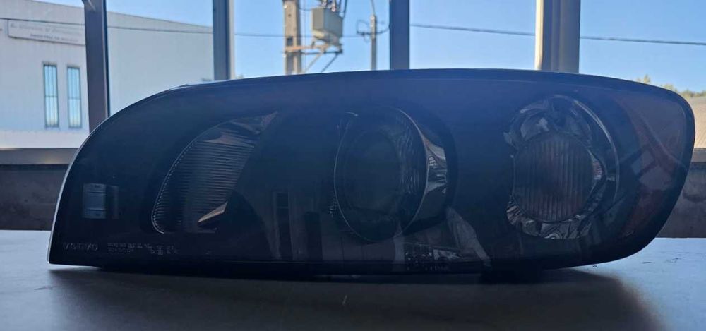 Farol dianteiro volvo v50 2006
