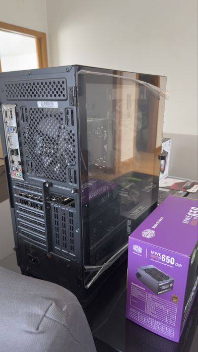 Vendo Torre Gaming praticamente nova