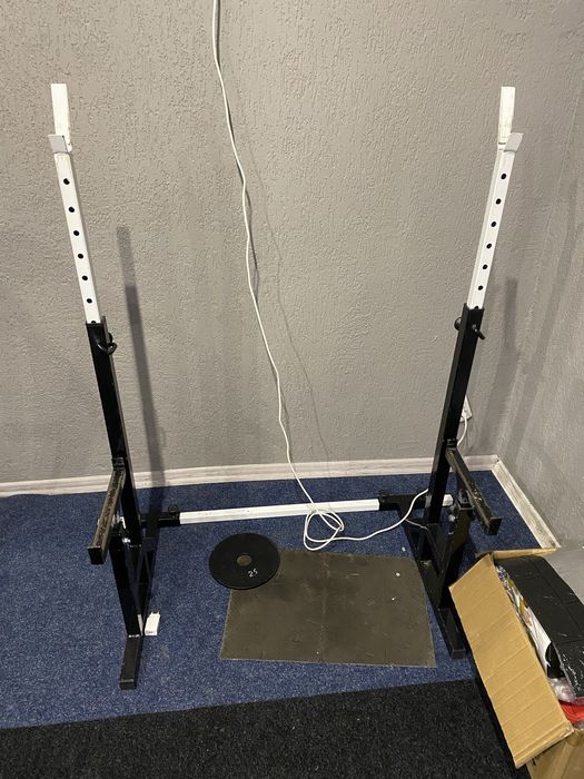 Гантелі, штанги, лава для жима