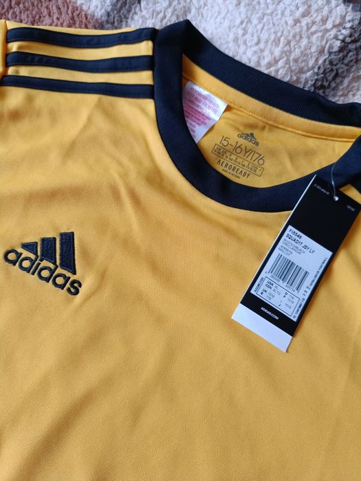 Nowy podkoszulek z długim rękawem firmy Adidas