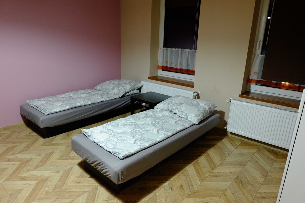 21 Zabrze Centrum - Apartament dla 4 osób TV PARKING WIFI