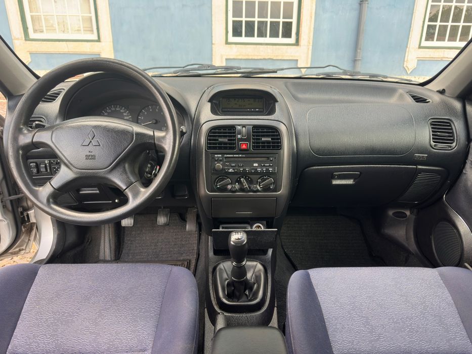 Mitsubishi Carisma — fotografia 7
