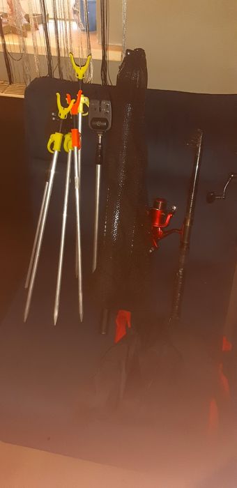 Sprzedam sprzęt wędkarski  feder spławik. 4 w super stanie wędki