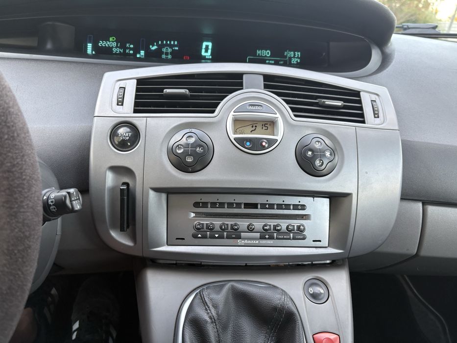 Renault Scénic — fotografia 8