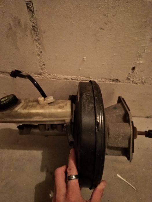 Serwo hamulcowe Megan 2 przedlift