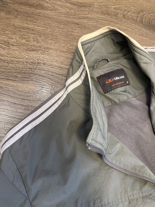 Чоловічий спортивний костюм