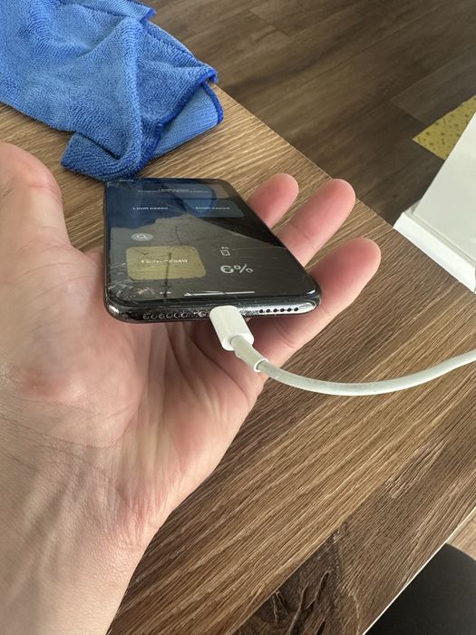 Iphone X zbity  ekran