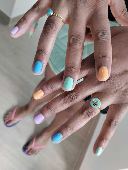 Unhas simples/ gelinho/ alongadas/ pé/ decoradas