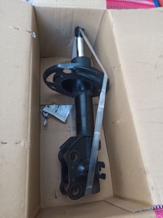 Стойка амортизатора мазда6