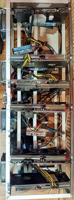 Майнинг ферма 5700XT