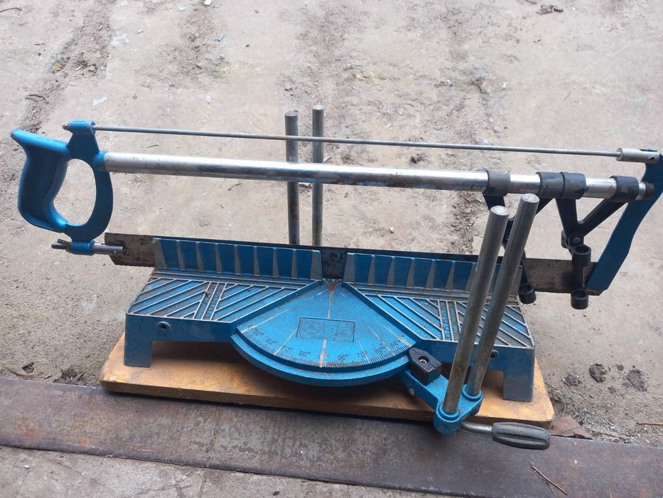 Стусло поворотне