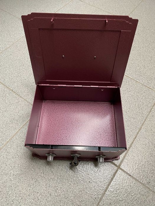 Cofre de metal de código