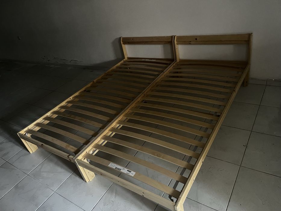 Camas solteiro impecaveis