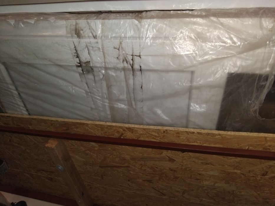 Пластикові двері нові та вікно б/у