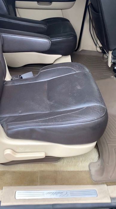 Авто Cadillac Escalade ESV 2007 года