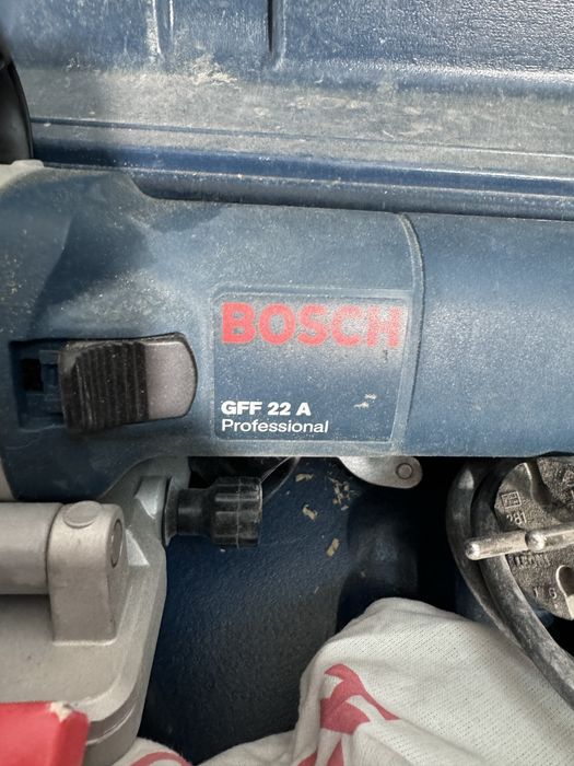 Tupia para uniões madeira GFF 22 A BOSCH