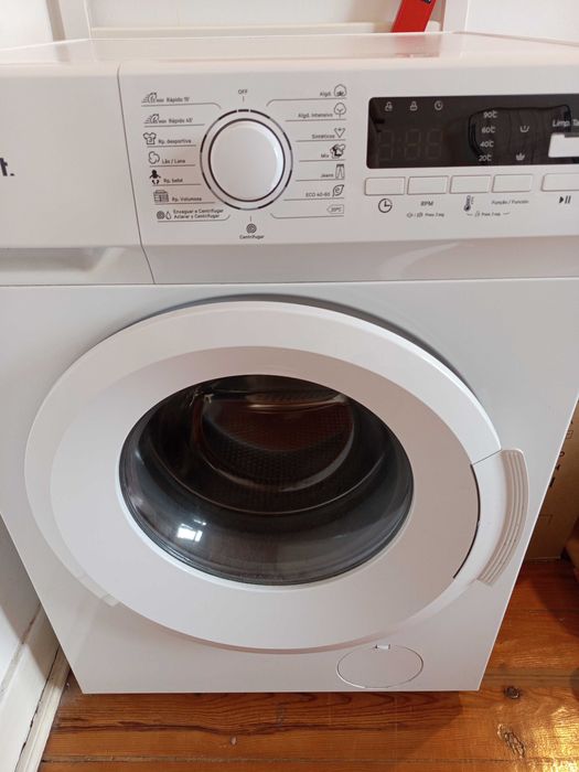 Vendo máquina de lavar roupa 8kg kunft, perfeito estado.