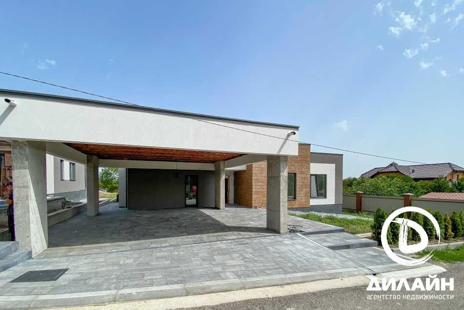 Новий будинок у стилі HIGH TECH 2022р. на закритій території