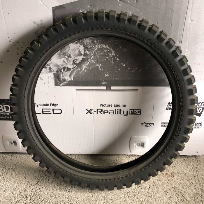 Pneu frente mota todo o terreno