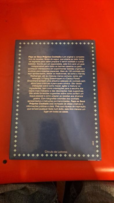 Livro "Faça os seus próprios Cocktails" de David Biggs