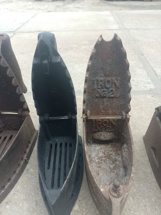 Продам старі утюгі.