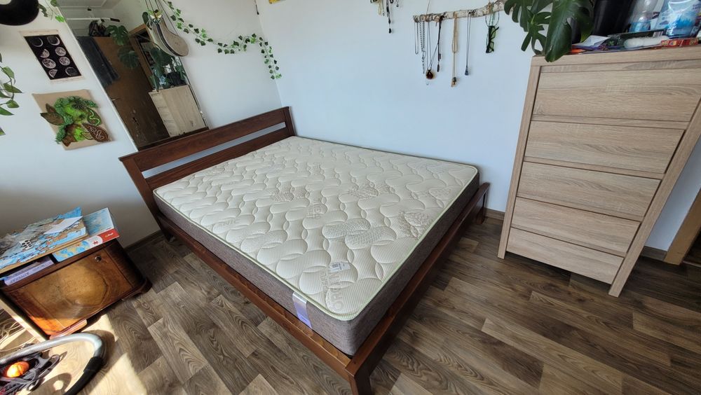 Ліжко з дерева. Ліжко двоспальне