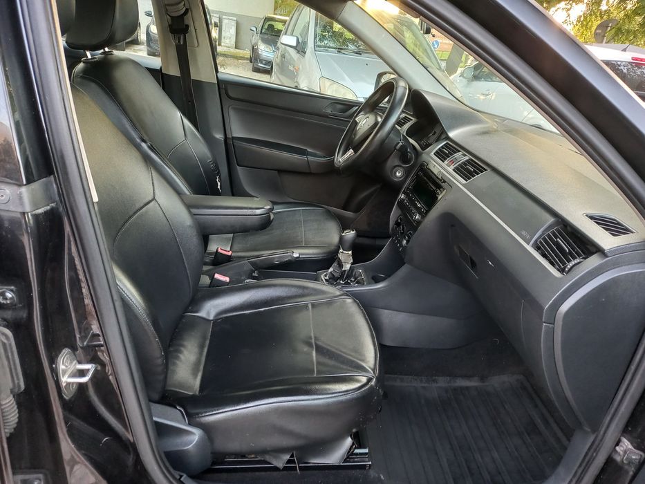 Skoda Rapid 1.6 TDI full estras AC