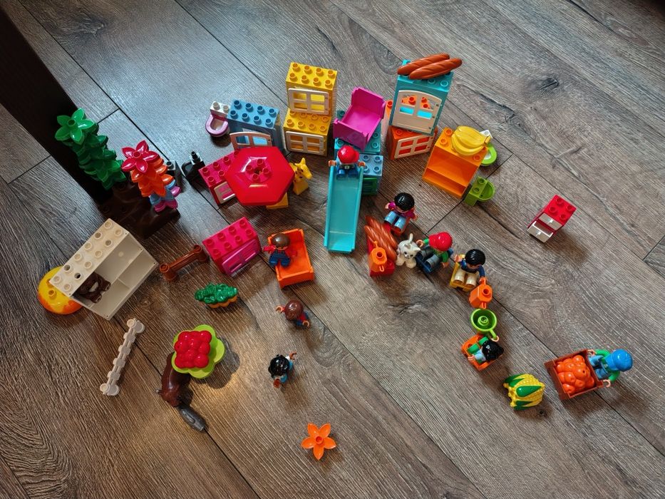Duplo - figurki, drzwi, okna, meble, jedzenie