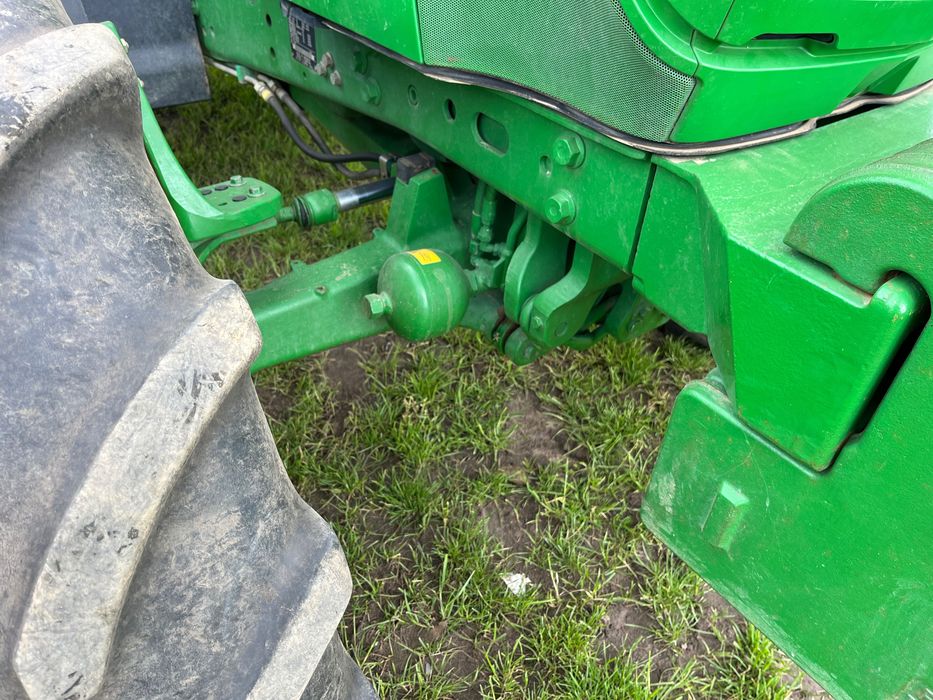 John Deere 6125 m