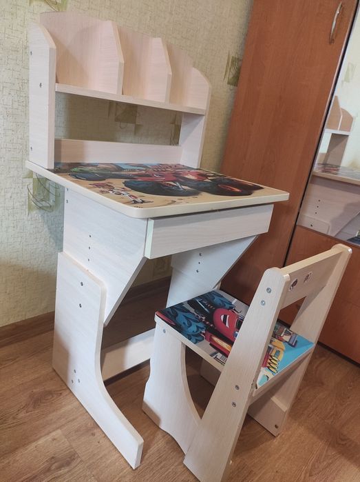 Растущий столик и стул парта