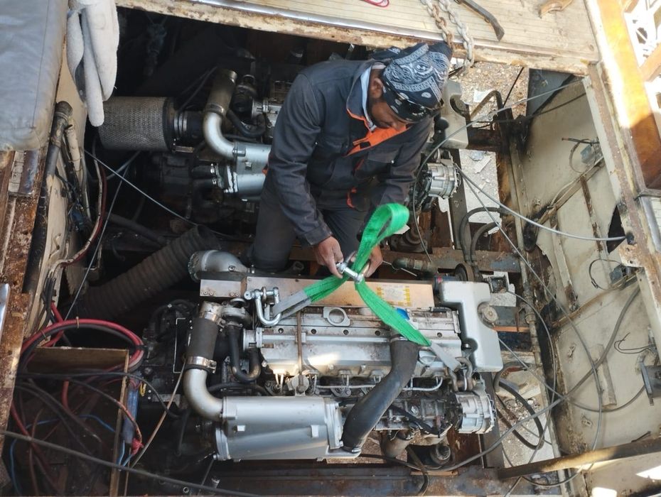 Barco 2 Motores Maritimos (in-board) DEUTZ-VETUS 183HP Turbo (121KW)