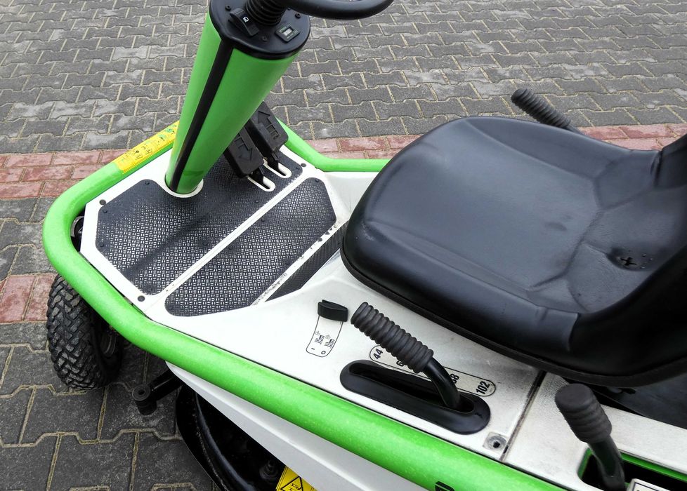 Traktor kosiarka Etesia Hydro 80 Kawasaki 2 Cylindry (260215.6) Baras