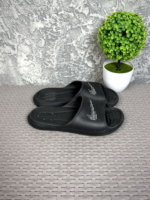 Nike шлепанцы тапочки M6 W7 38-39 размер черные