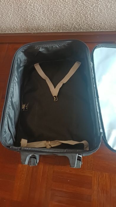 Mochila de rodinhas do Ben 10