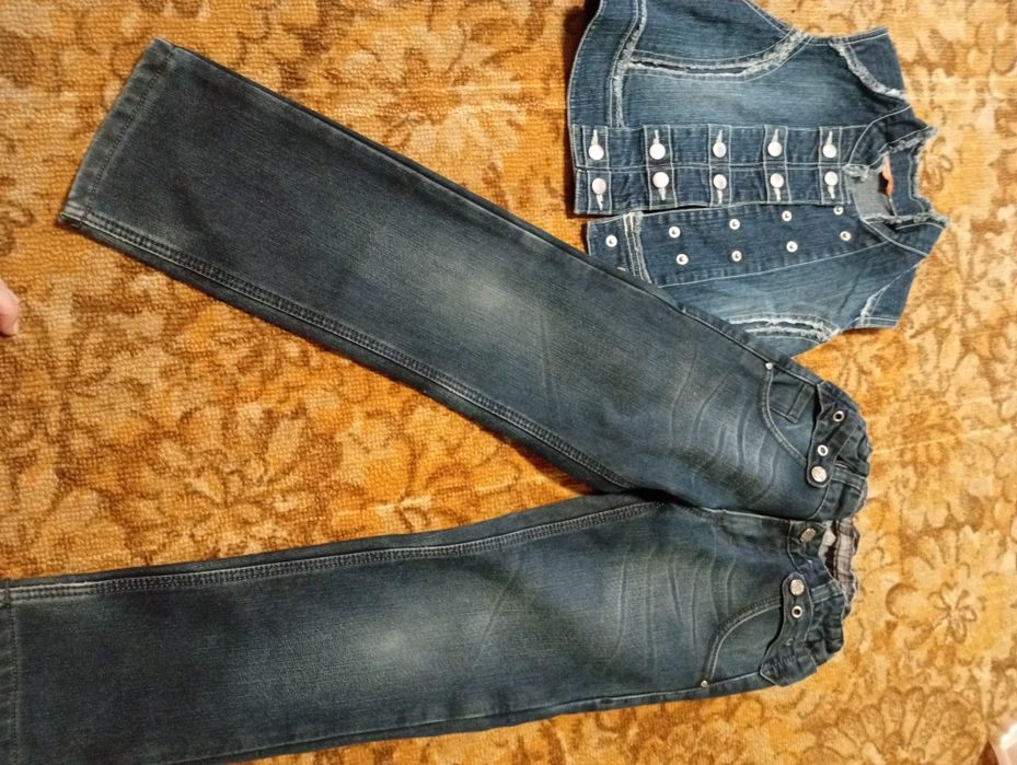 Отдам джинсы и дилет на девочку, 7-8 лет