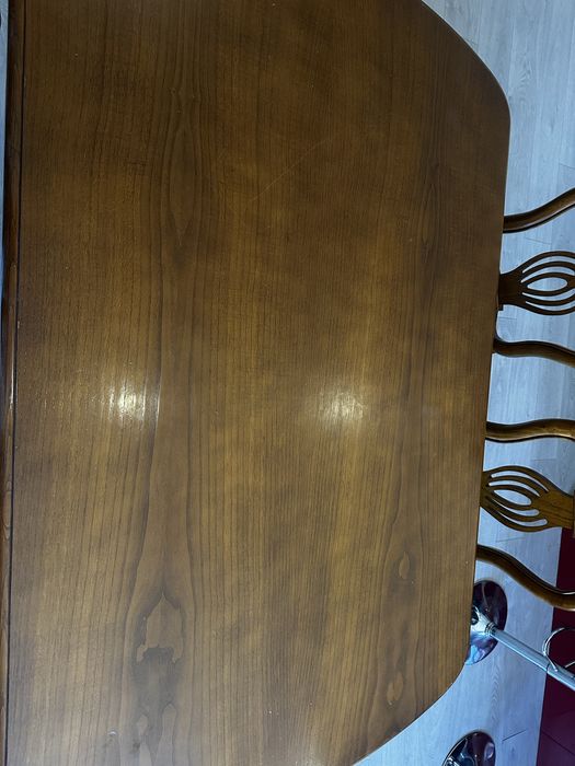 Mesa extensivel para sala com cadeiras