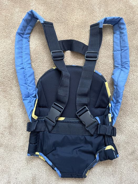 Porta bebé cor azul escuro e azul claro