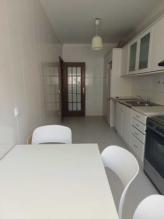 Alugo Apartamento T2 com garagem